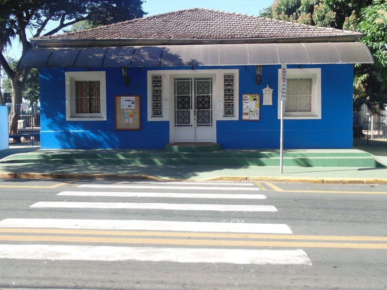 Prédio principal da Escola Coopep, na Av. Dois Córregos, em Piracicaba